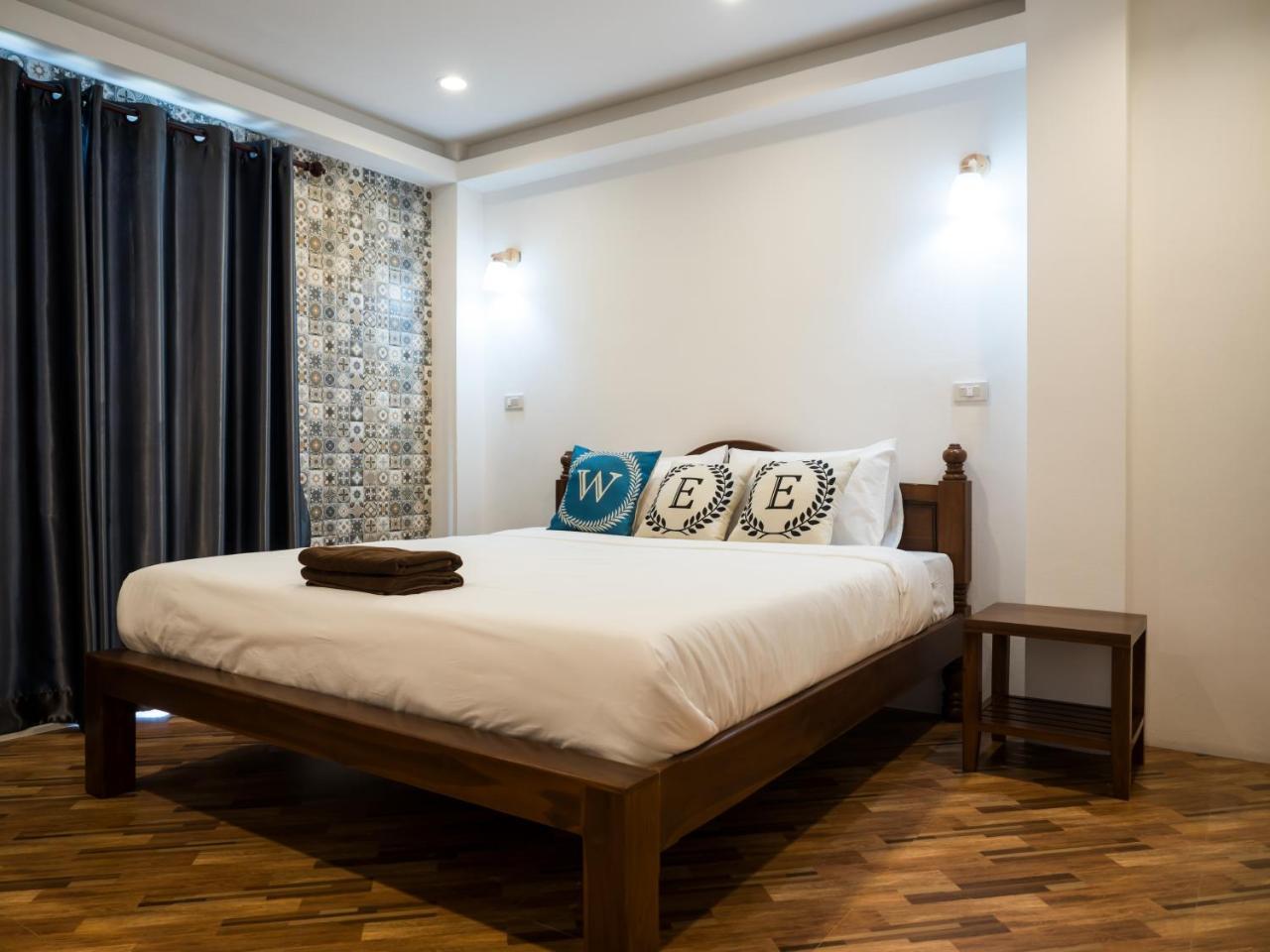 Wee Hostel Kanchanaburi Bagian luar foto