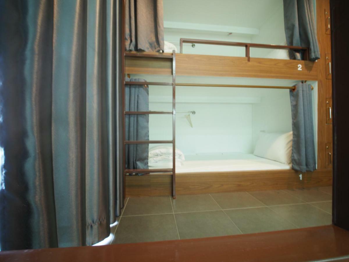 Wee Hostel Kanchanaburi Bagian luar foto