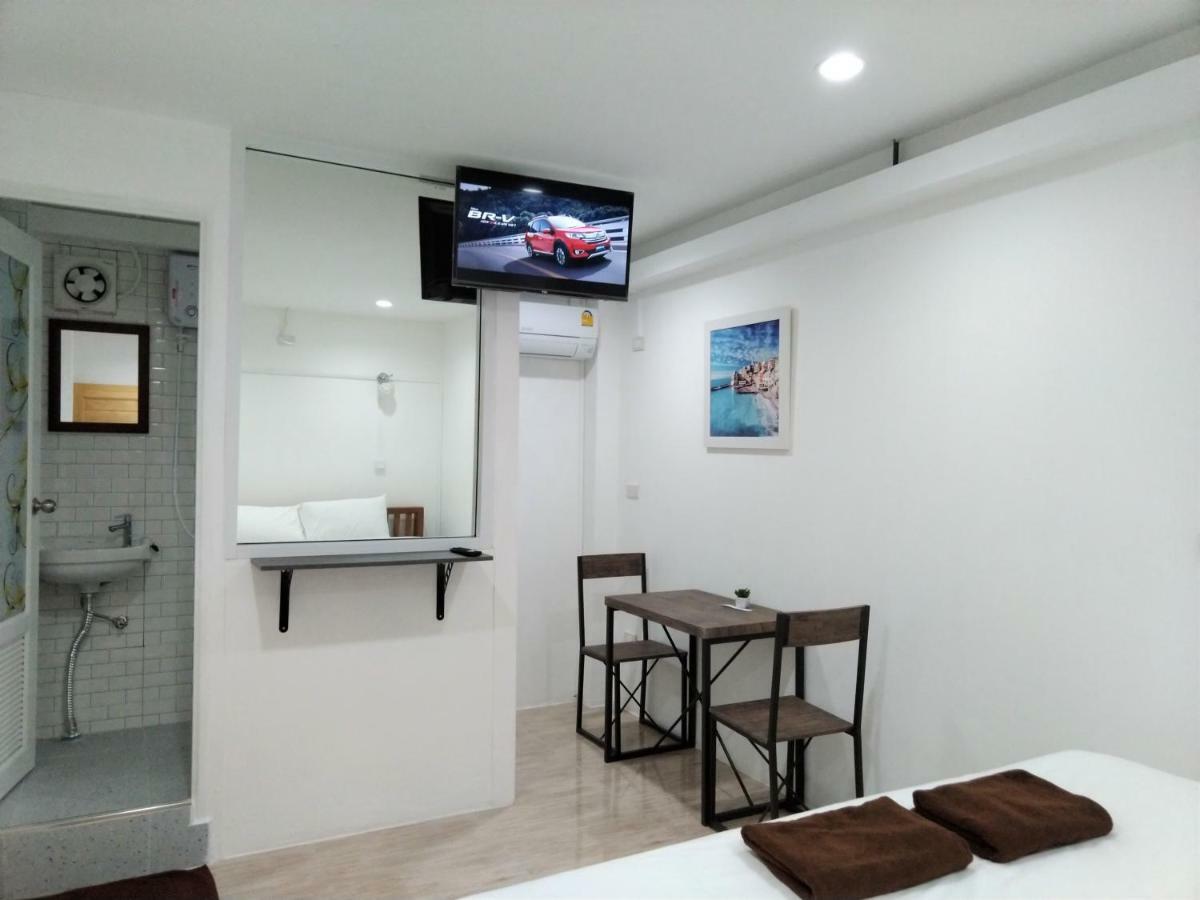 Wee Hostel Kanchanaburi Bagian luar foto