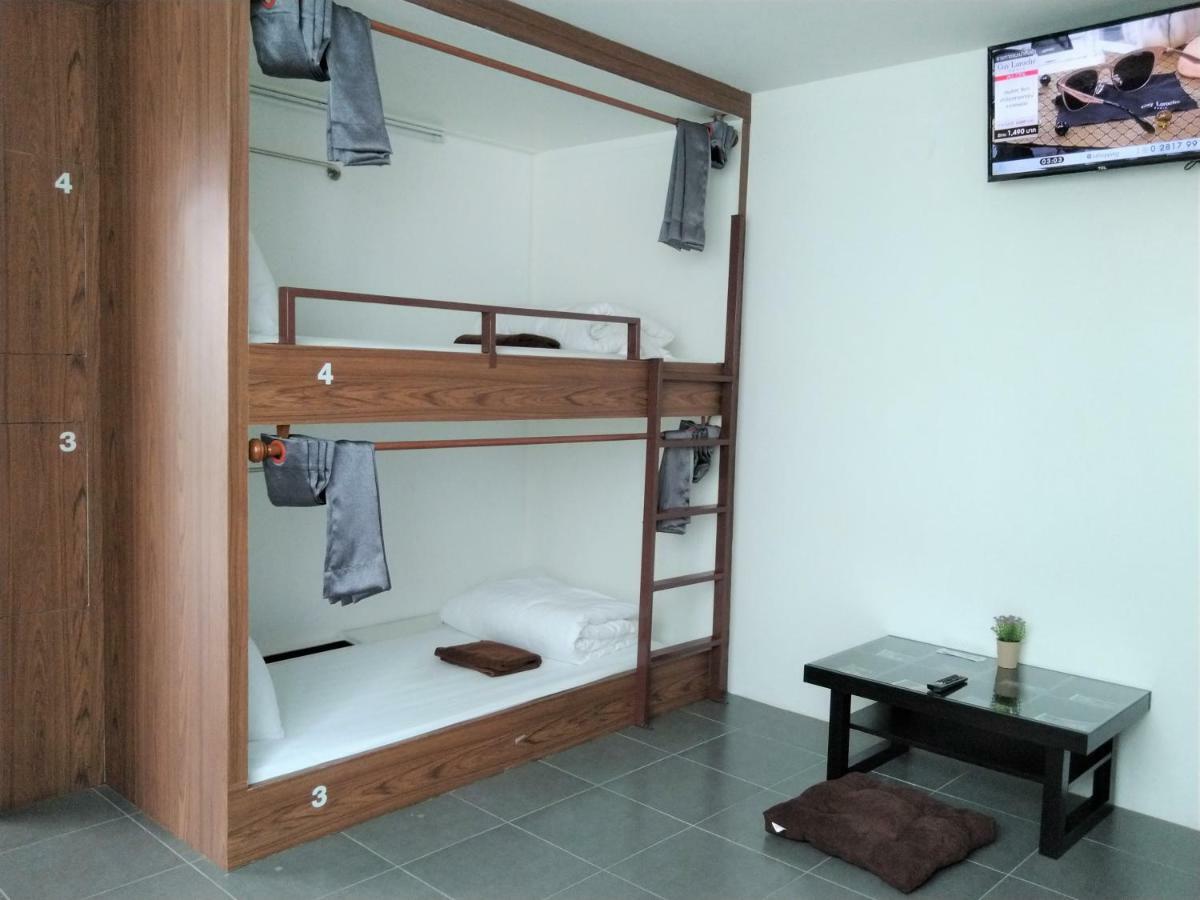 Wee Hostel Kanchanaburi Bagian luar foto